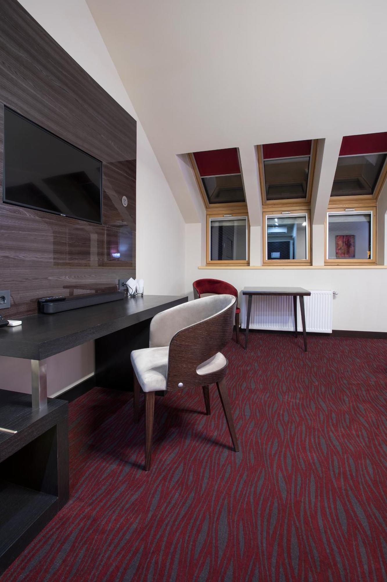 The Fifth Floor By Old Town Hotel تيميشورا المظهر الخارجي الصورة