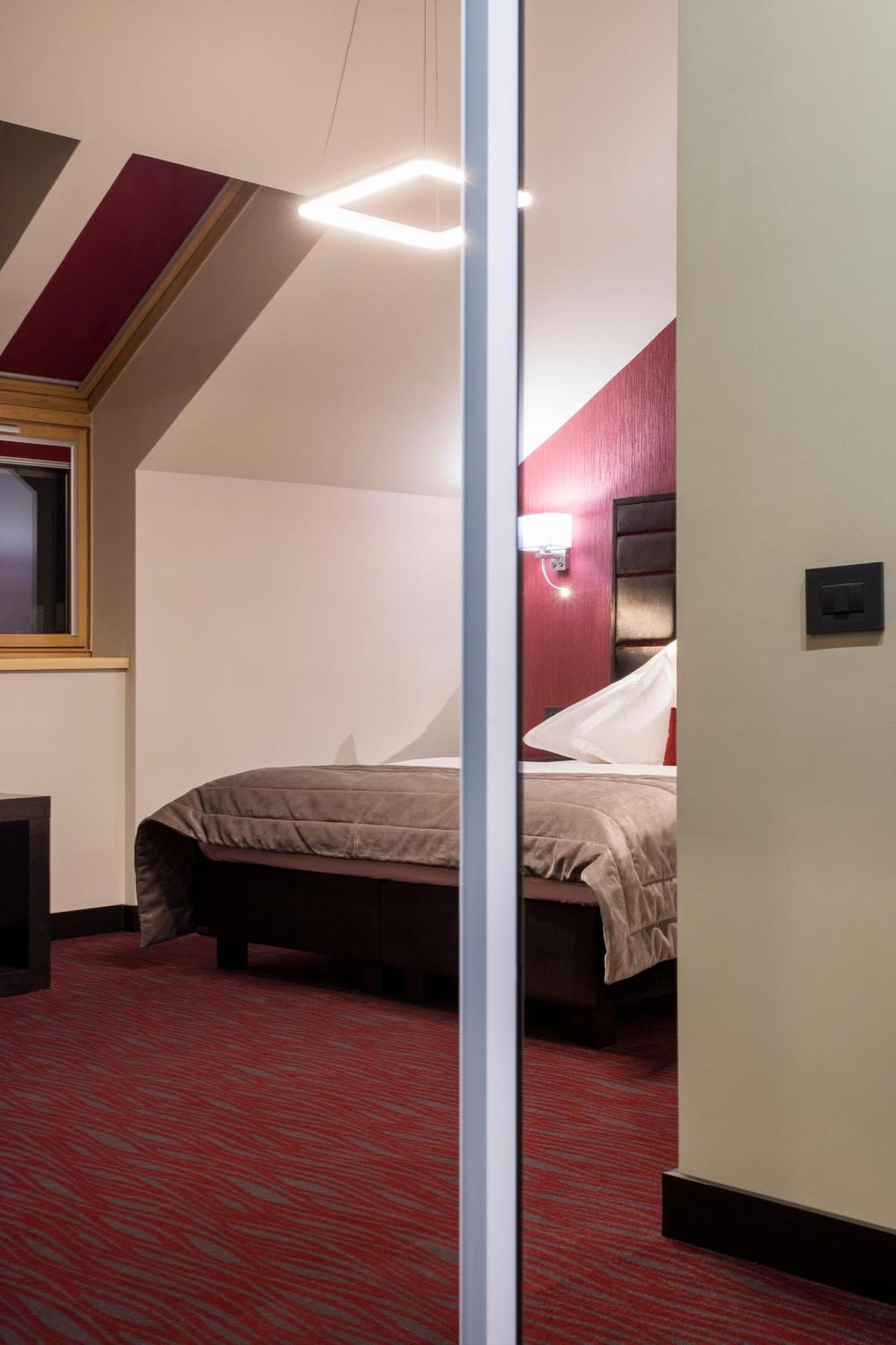 The Fifth Floor By Old Town Hotel تيميشورا المظهر الخارجي الصورة